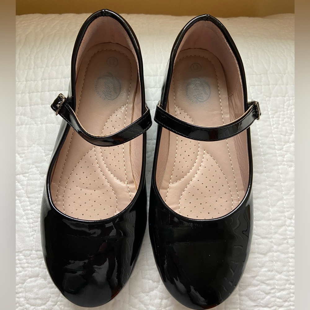 Girls’ Mary Jane Black Patent Shoes